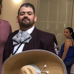 Meet your Posher, Gilberto